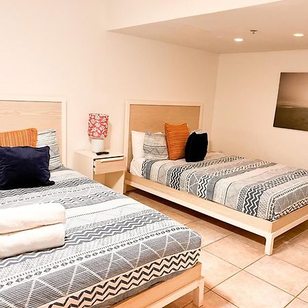 Castle Pavillon 8 Beachfront - Private Beach Access Loft With 2-Story, Pool, Tennis, Free Parking Access Miami Beach Exterior foto