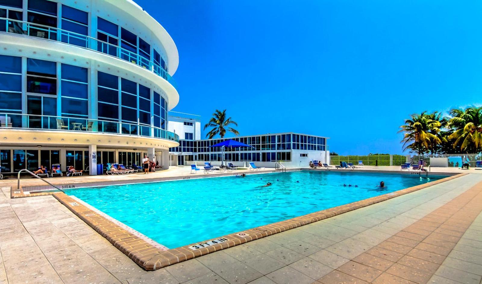 Castle Pavillon 8 Beachfront - Private Beach Access Loft With 2-Story, Pool, Tennis, Free Parking Access Miami Beach Exterior foto