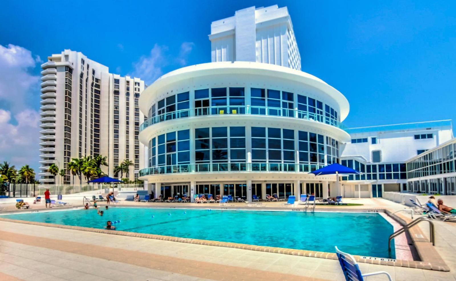 Castle Pavillon 8 Beachfront - Private Beach Access Loft With 2-Story, Pool, Tennis, Free Parking Access Miami Beach Exterior foto