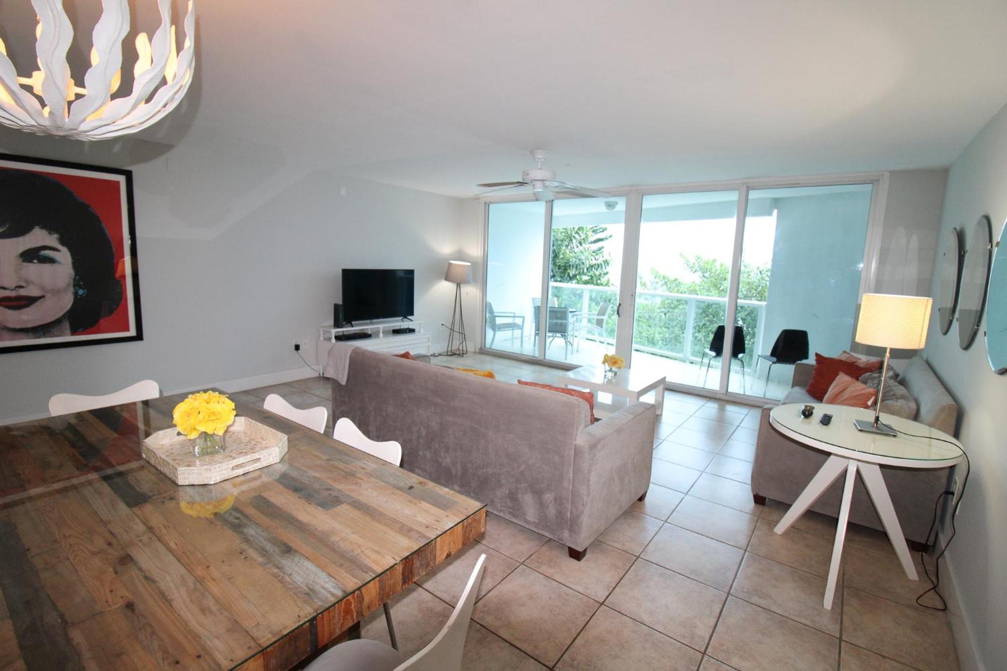 Castle Pavillon 8 Beachfront - Private Beach Access Loft With 2-Story, Pool, Tennis, Free Parking Access Miami Beach Exterior foto