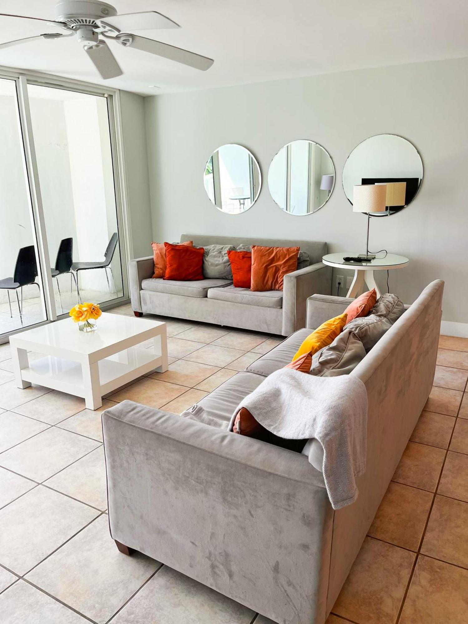 Castle Pavillon 8 Beachfront - Private Beach Access Loft With 2-Story, Pool, Tennis, Free Parking Access Miami Beach Exterior foto