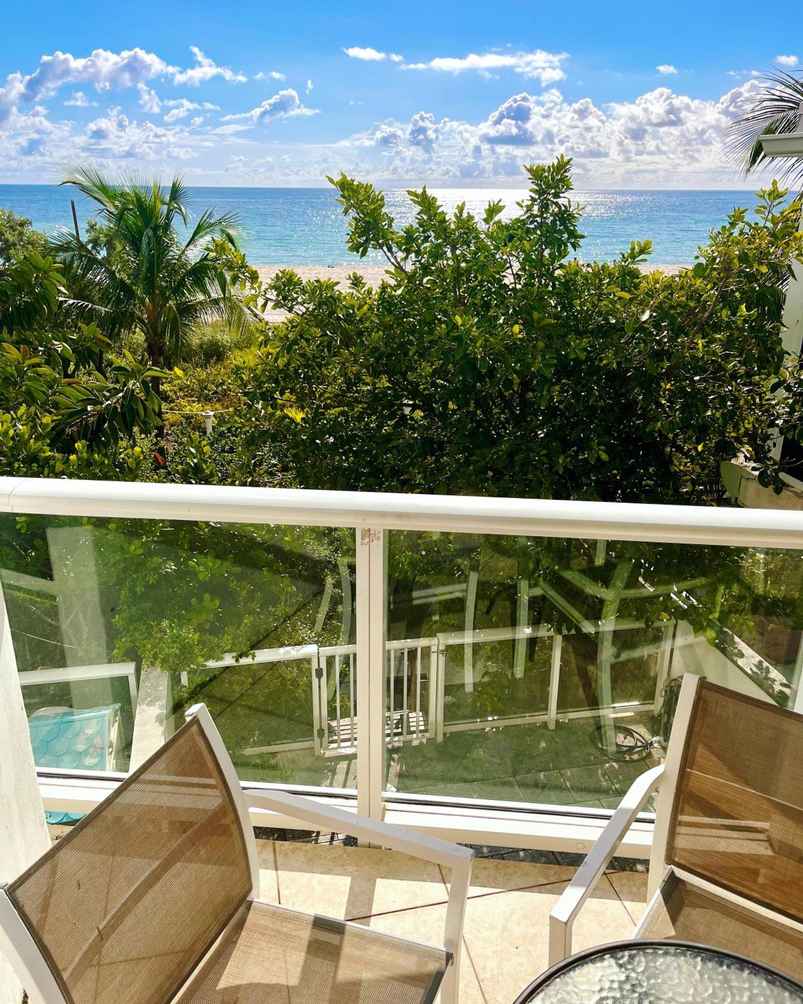 Castle Pavillon 8 Beachfront - Private Beach Access Loft With 2-Story, Pool, Tennis, Free Parking Access Miami Beach Exterior foto